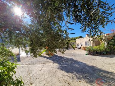 Casa rústica amb piscina en venda a Los Guájares