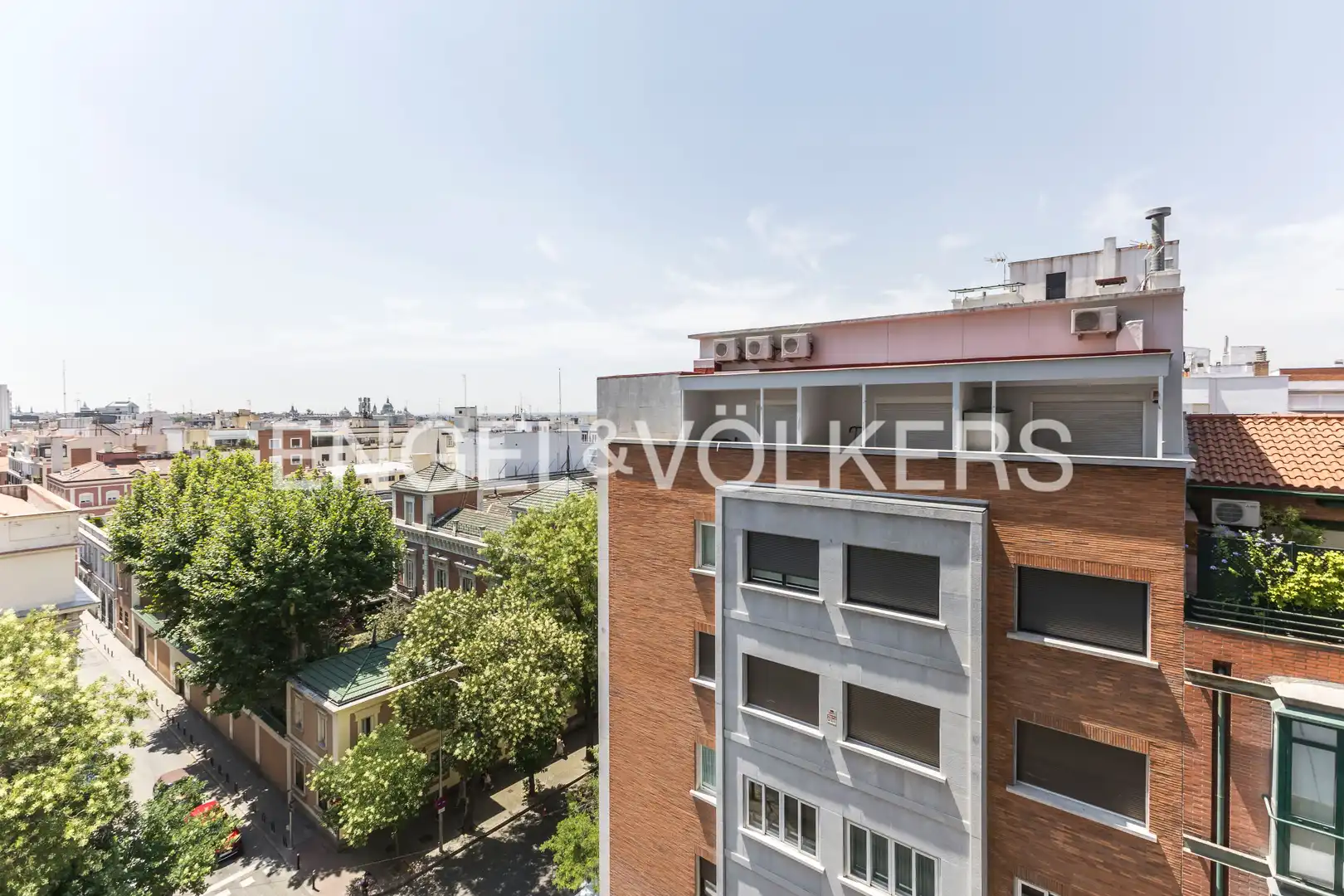 Außenansicht von Wohnung zum Verkauf in Madrid mit Klimaanlage, Heizung und Terrasse