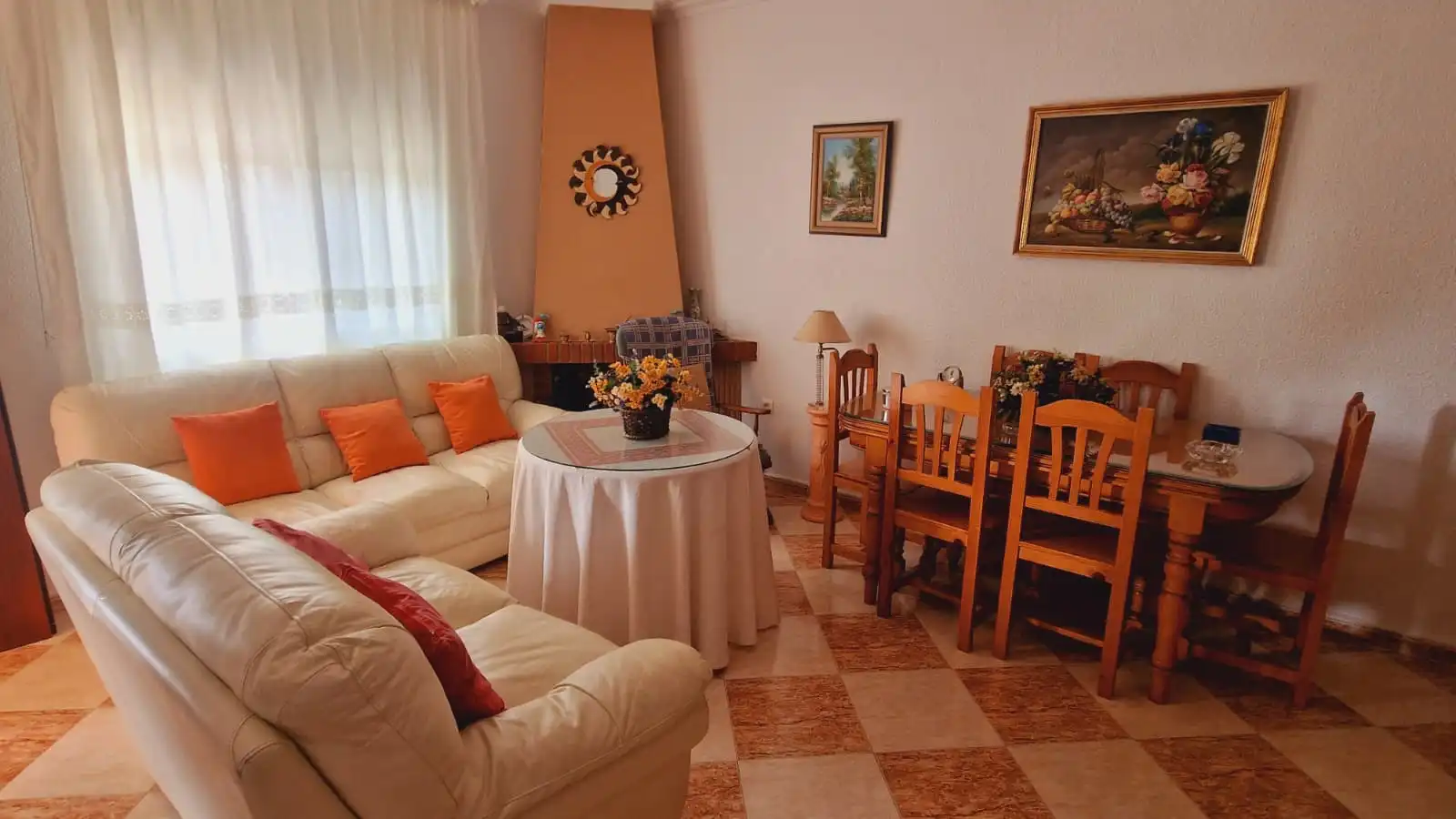 Sala d'estar de Casa o xalet en venda en Córdoba amb Aire condicionat, Calefacció i Jardí privat