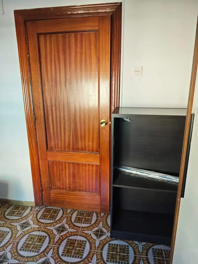 Schlafzimmer von Wohnung zur Miete in Granada mit Privatgarten, Möbliert und Balkon