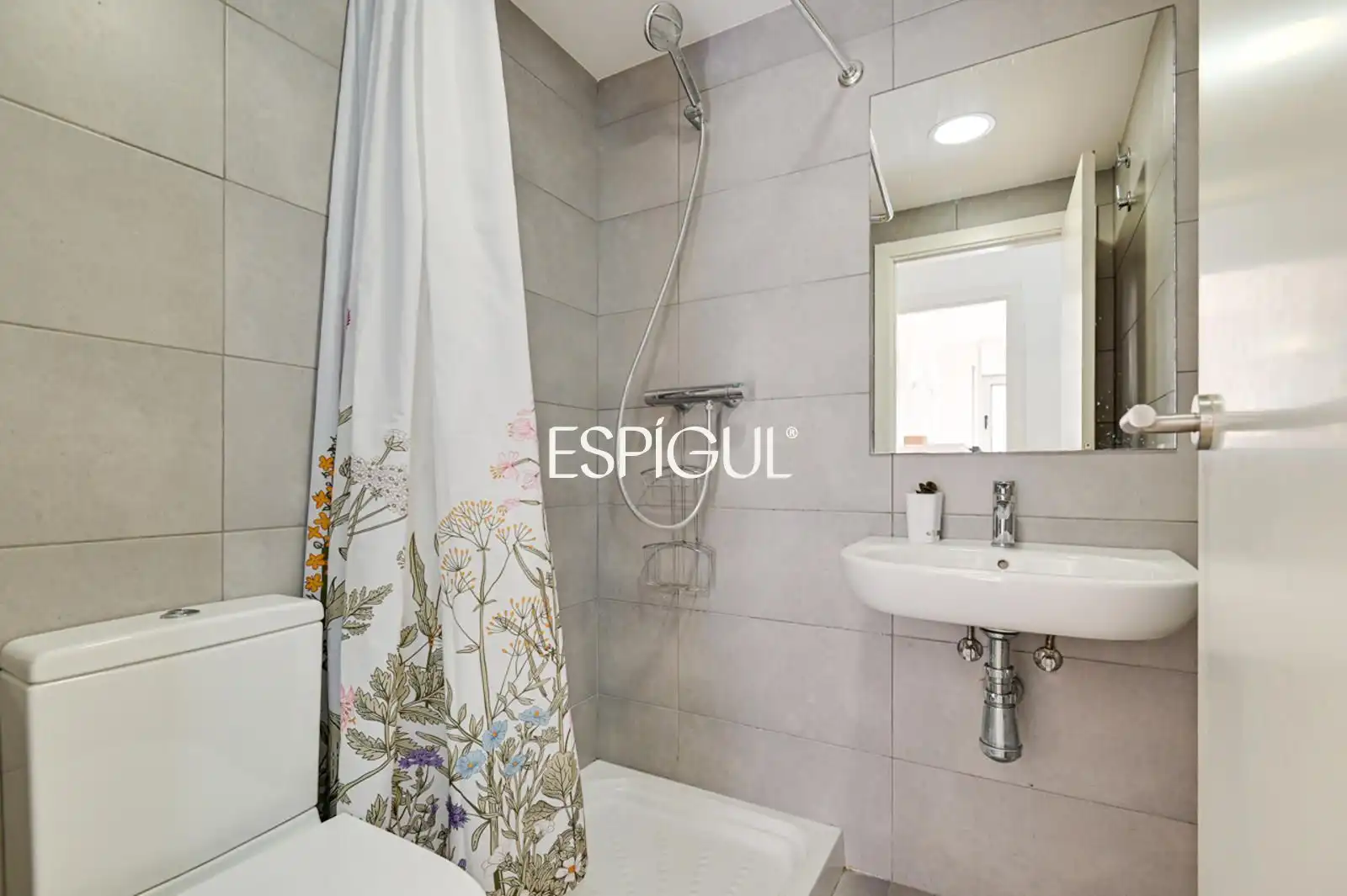 Baño de Piso en venta en Girona con Aire acondicionado, Parquet y Trastero