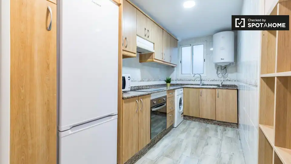 Kitchen of Flat for rent in Valencia  with Air Conditioner, Heating and Furnished