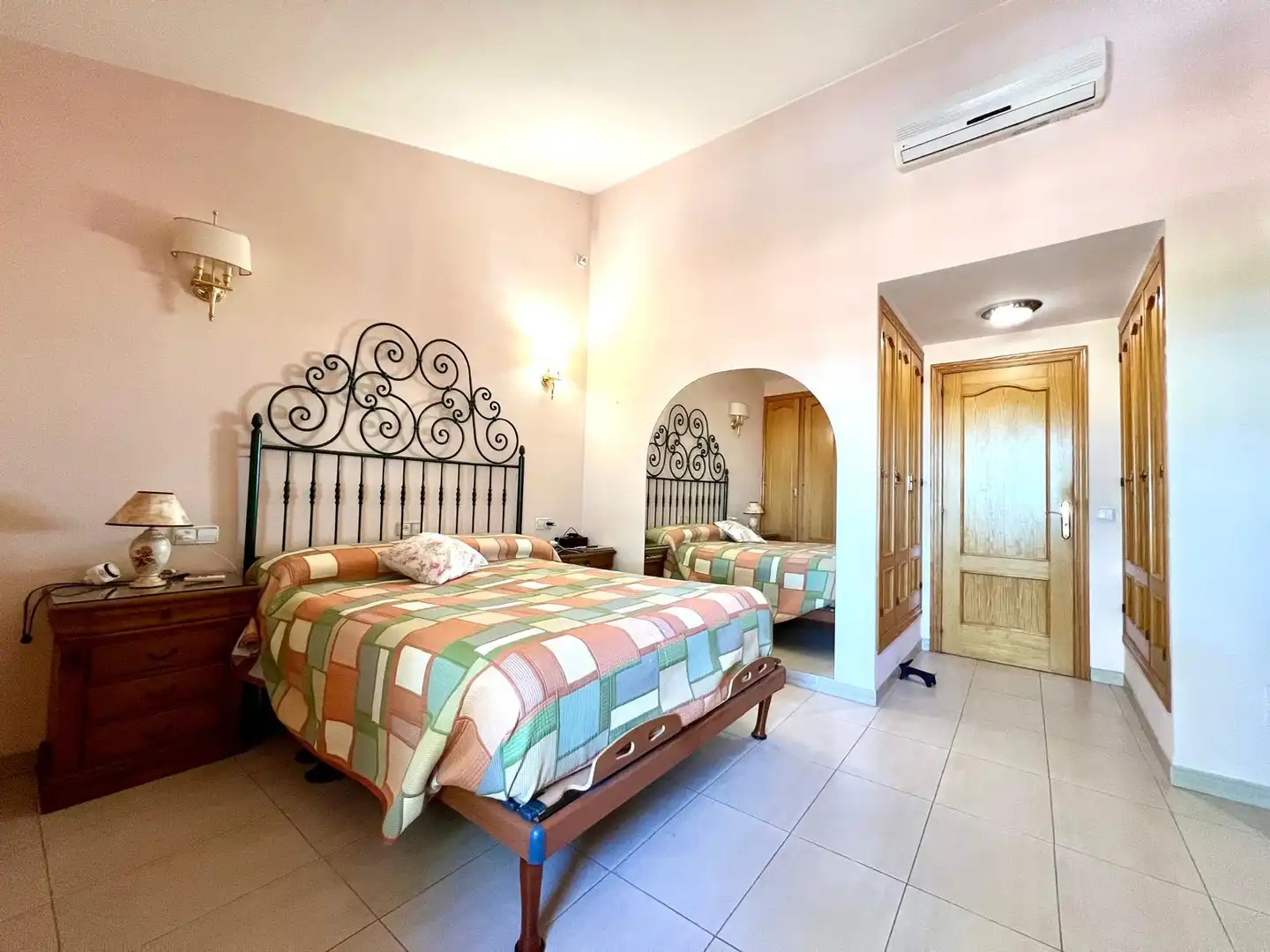 Dormitori de Casa adosada en venda en  Palma de Mallorca amb Aire condicionat, Calefacció i Jardí privat
