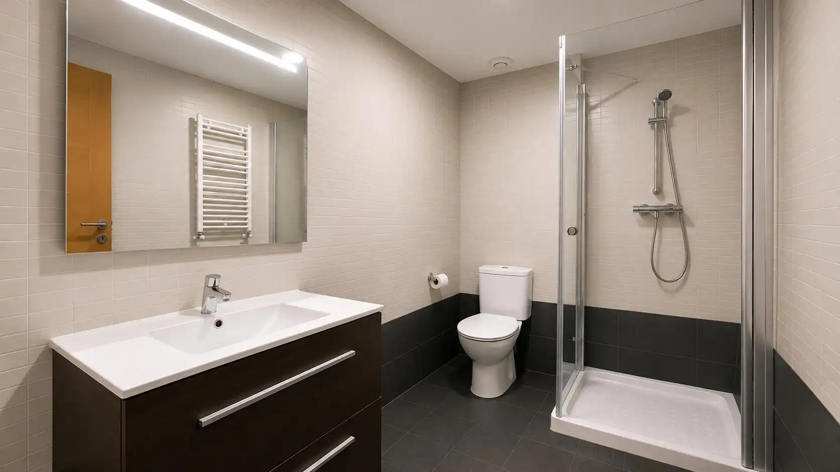 Baño de Planta baja en venta en Paterna con Aire acondicionado, Calefacción y Jardín privado