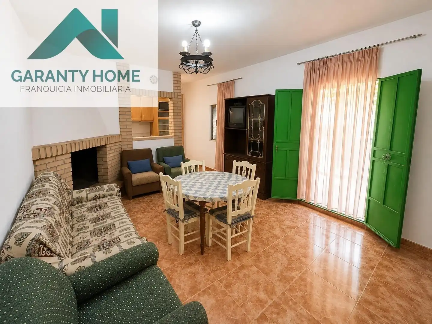Sala de estar de Casa o chalet en venta en Martos con Jardín privado, Trastero y Piscina