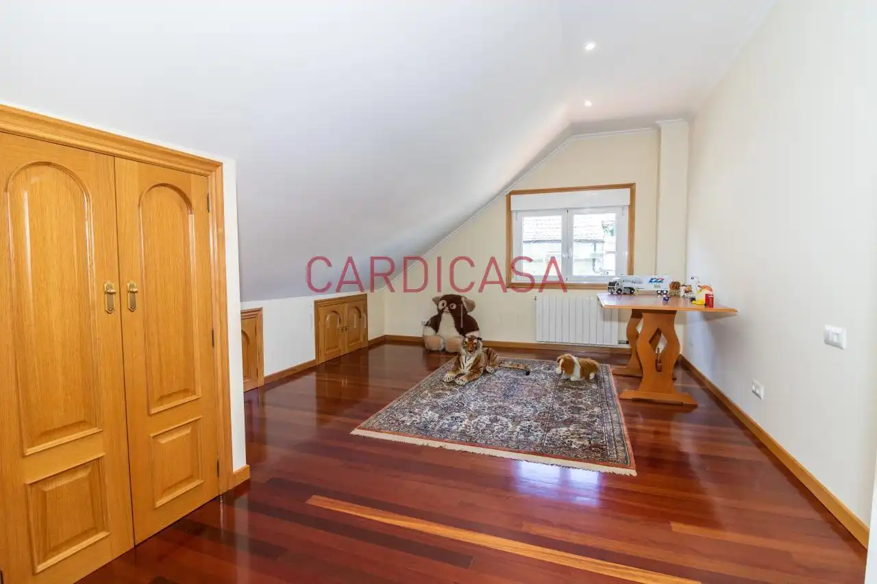 Habitación de Casa o chalet en venta en Vigo  con Calefacción, Jardín privado y Parquet