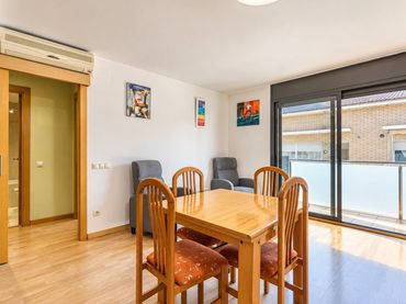 Piso con balcón en venta en Centre
