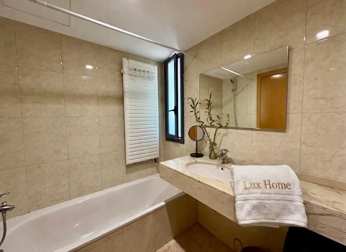 Baño de Piso en venta en Santa Perpètua de Mogoda con Aire acondicionado, Calefacción y Jardín privado