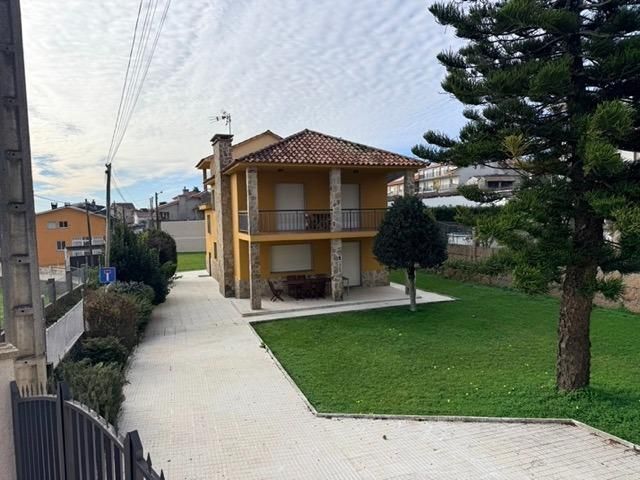 Exterior view of Houses for sale in Sanxenxo  with Private garden, Terrace and Furnished