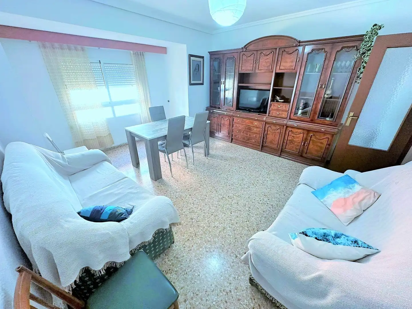 Living room of Flat for rent in Valencia  with Air Conditioner, Heating and Furnished