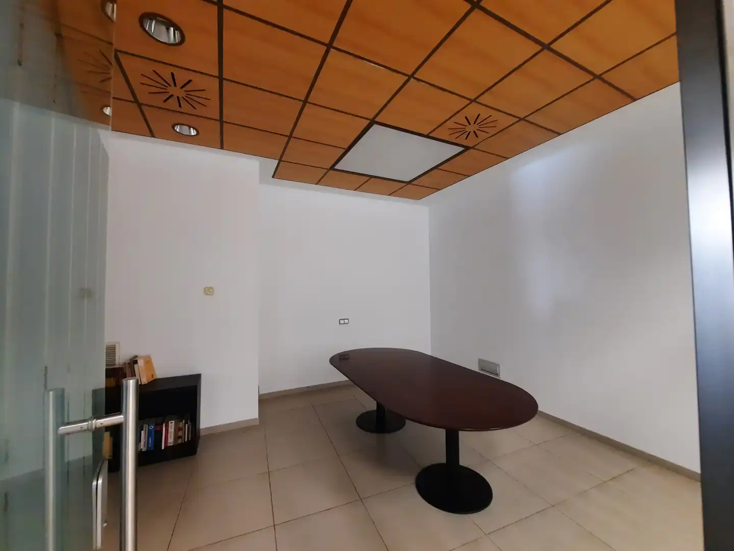 Commercial properties for rent in Carrer Josep Joaquim Landerer, 8, Ciutat Universitària