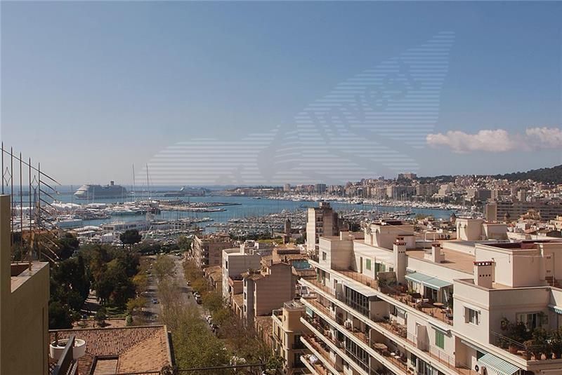 Exterior view of Duplex to rent in  Palma de Mallorca  with Air Conditioner, Heating and Terrace