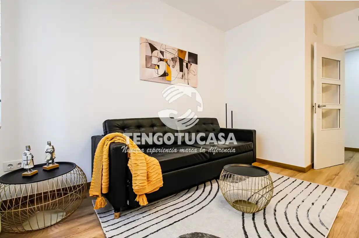 Bedroom of Flat for rent in Madrid  with Air Conditioner, Heating and Furnished