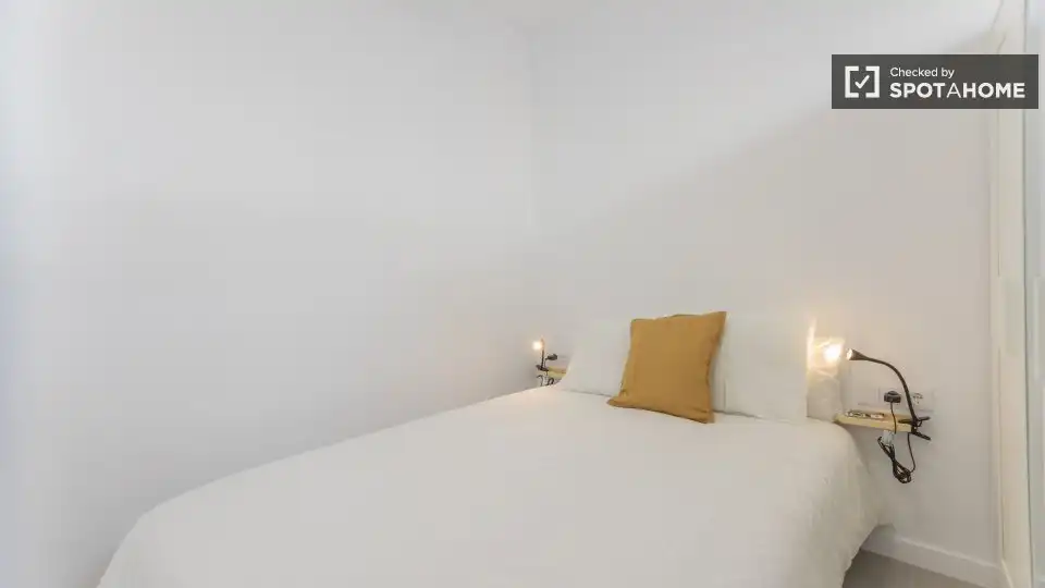 Bedroom of Flat for rent in Valencia  with Air Conditioner, Heating and Furnished
