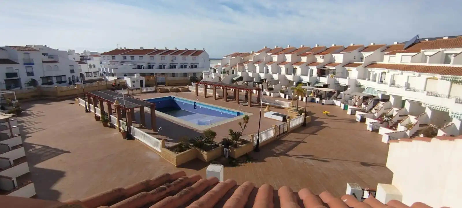 Vista exterior de Casa adosada en venta en Motril con Aire acondicionado, Terraza y Trastero