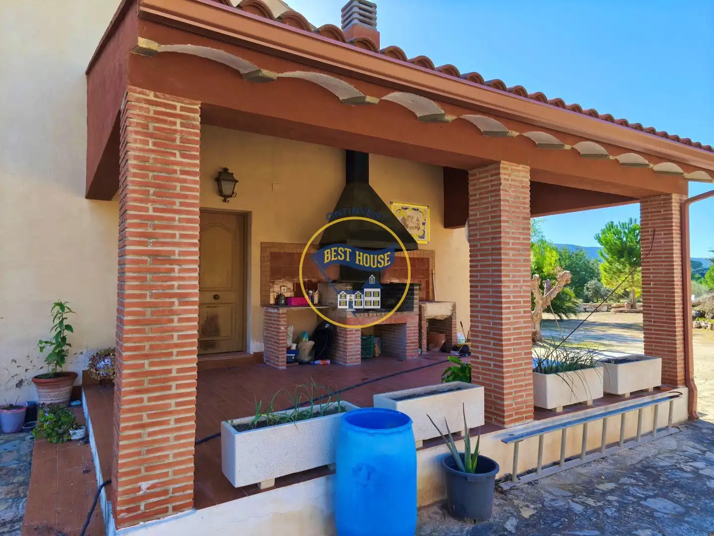 Vista exterior de Casa o xalet en venda en Ontinyent amb Jardí privat i Piscina