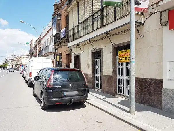 Local commercial à louer à Coria del Río, imagen 2