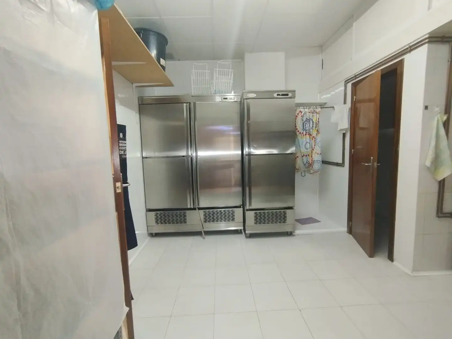 Cuina de Local de lloguer en Socuéllamos amb Aire condicionat i Moblat