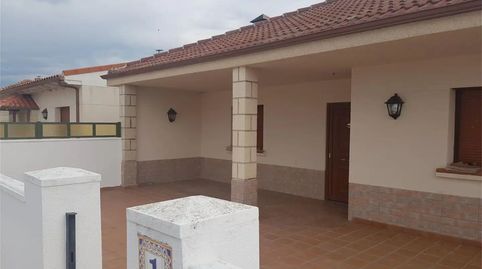 Foto 2 de Casa adosada en venda a Carretera Cubo, 2, Molezuelas de la Carballeda, Zamora