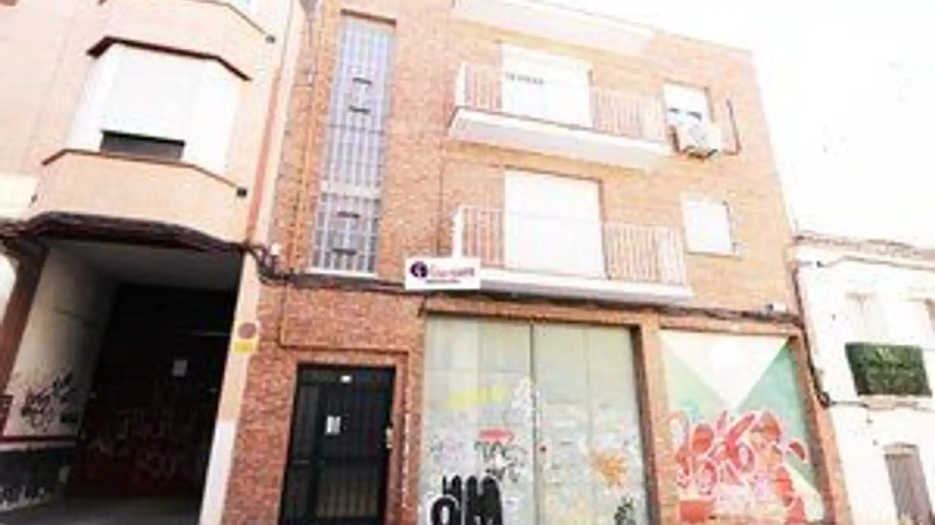 Vista exterior de Local en venta en  Madrid Capital