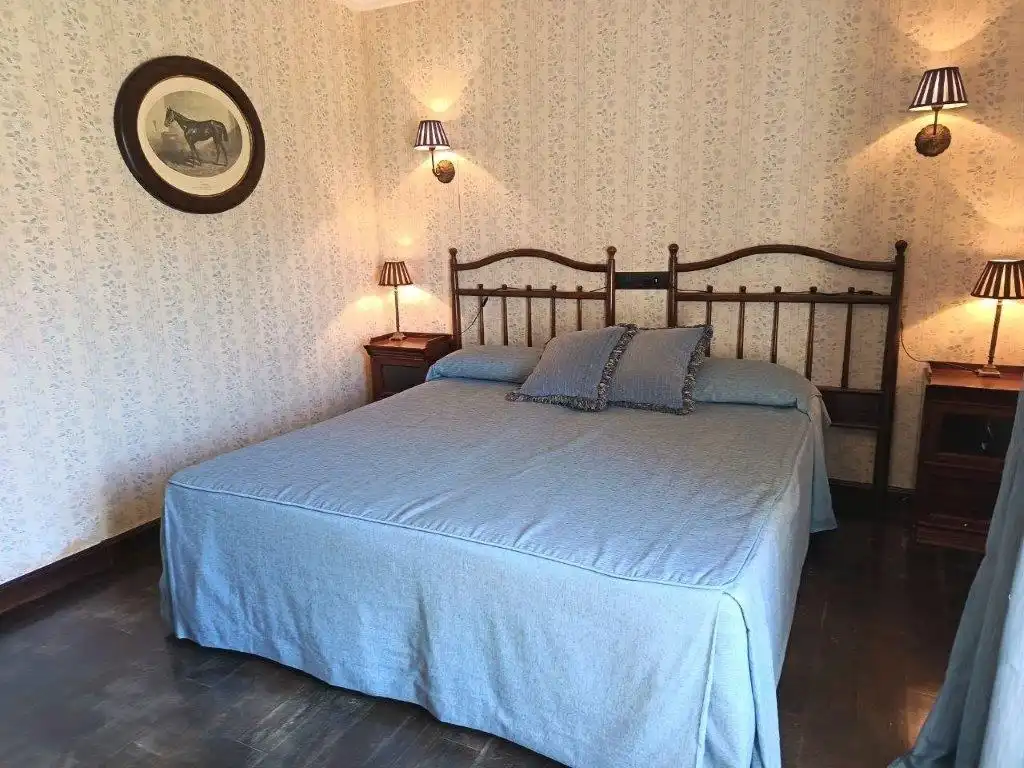 Bedroom of Buildings for sale in Navalonguilla