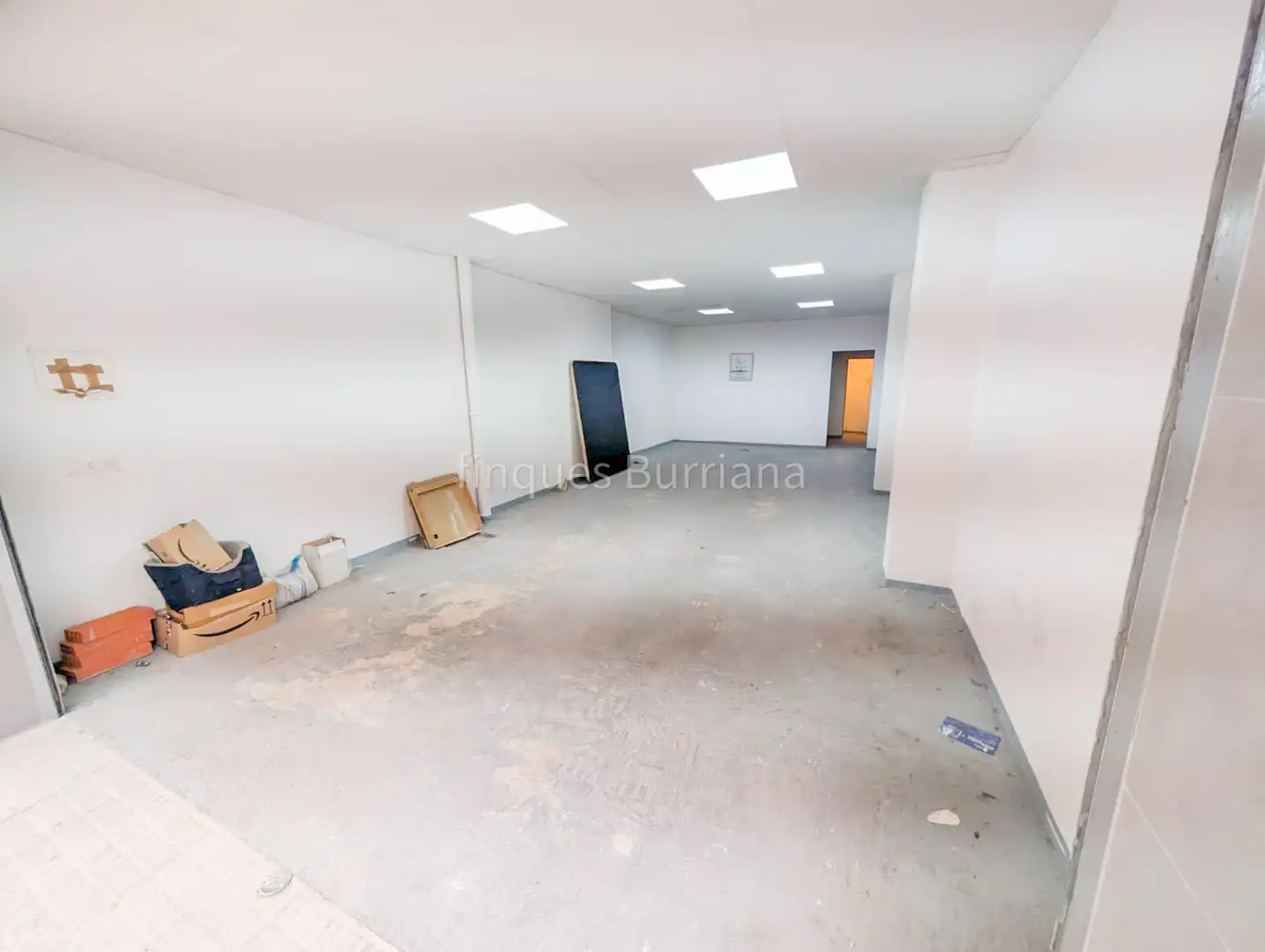 Local comercial de lloguer a Piscinas
