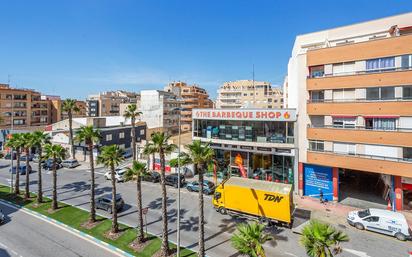 Vista exterior de Apartament en venda en Torrevieja amb Terrassa i Balcó