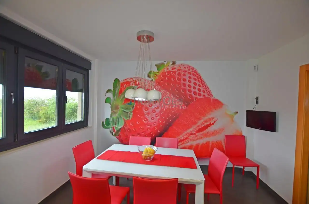 Comedor de Casa o chalet en venta en A Guarda   con Calefacción, Jardín privado y Terraza