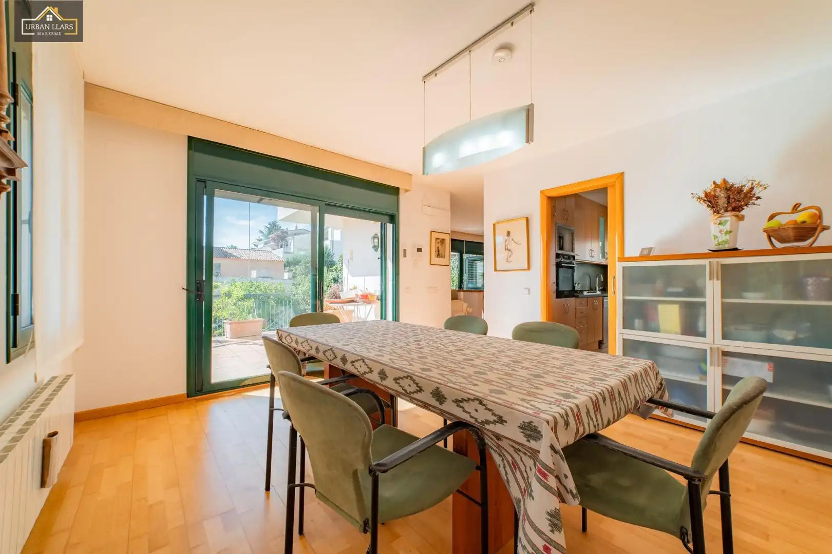 Comedor de Casa o chalet en venta en Sant Vicenç de Montalt con Jardín privado, Parquet y Piscina comunitaria