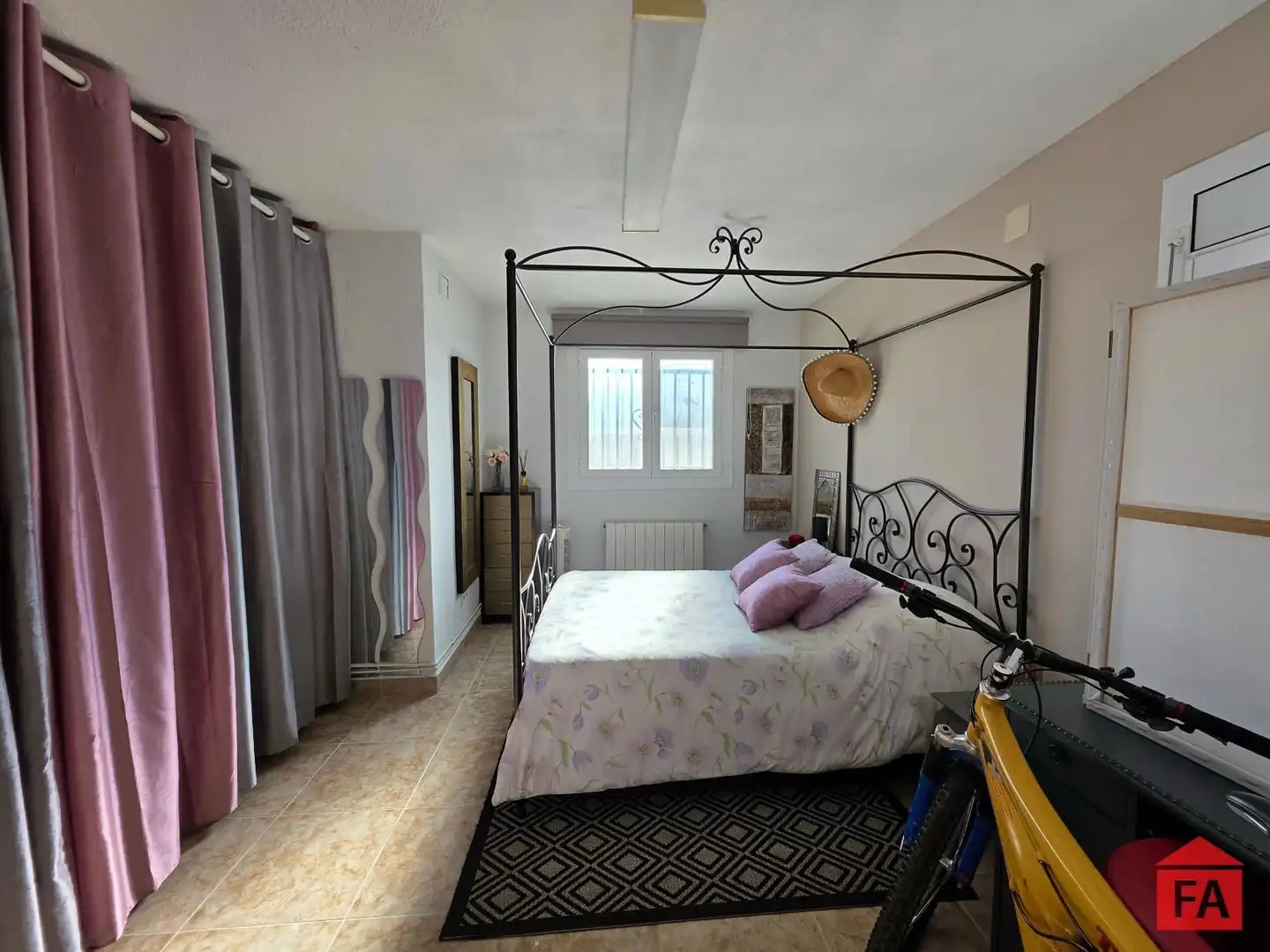 Dormitori de Casa o xalet en venda en Albinyana amb Calefacció, Terrassa i Traster