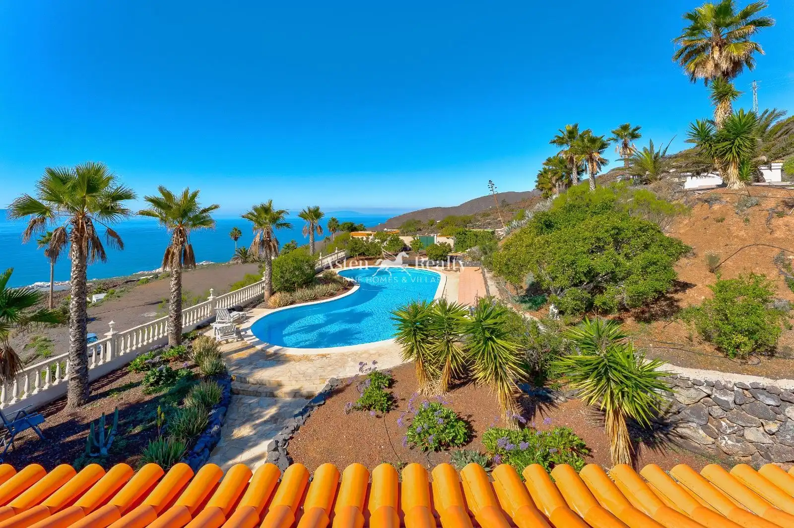 Garten von Haus oder Chalet zum Verkauf in Guía de Isora mit Terrasse, Schwimmbad und Möbliert