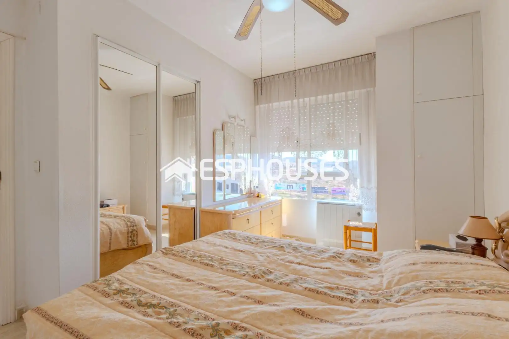 Bedroom of Attic for sale in Guardamar del Segura  with Air Conditioner, Terrace and Storage room