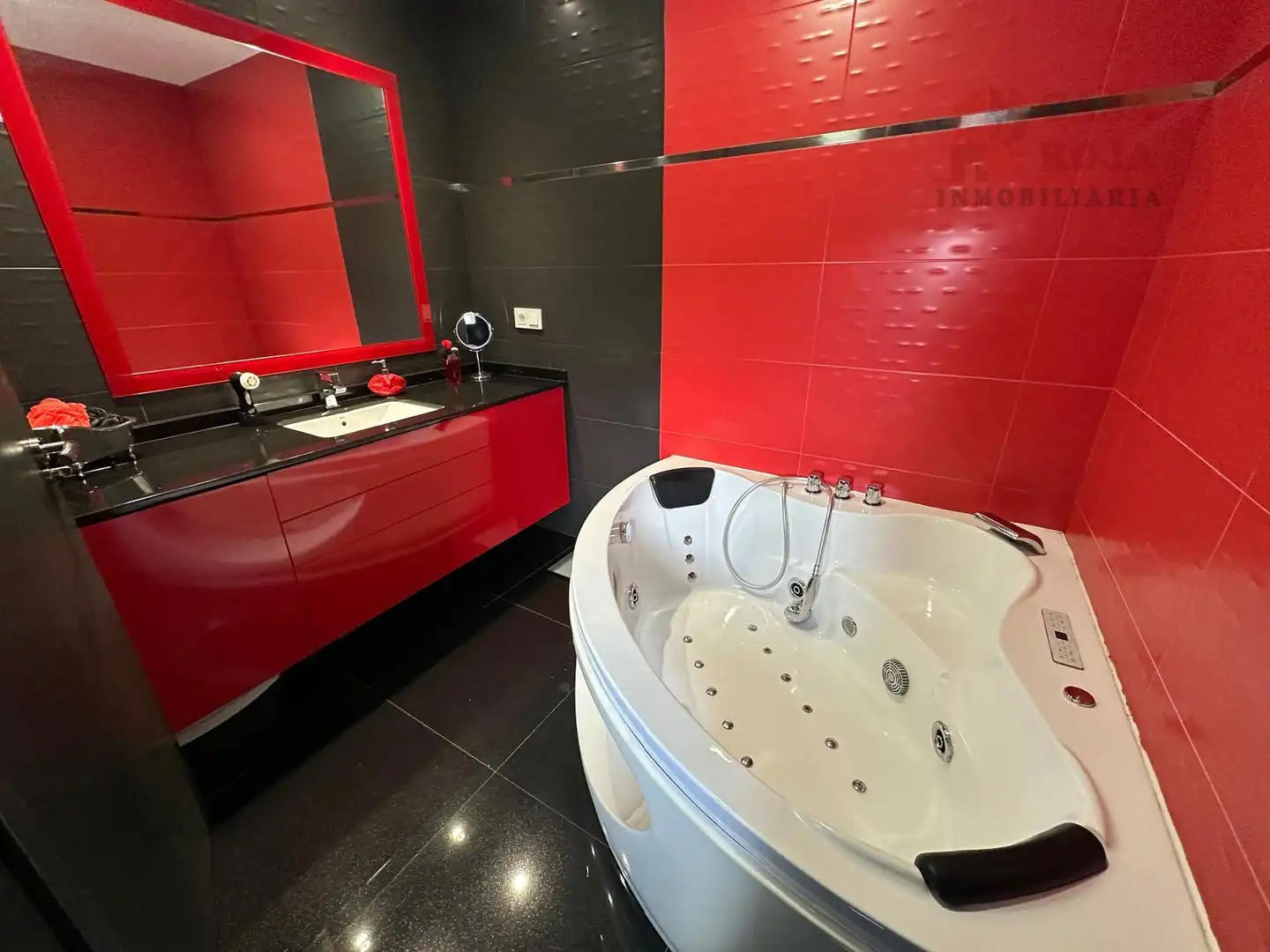 Baño de Casa o chalet en venta en Cangas  con Calefacción, Trastero y Horno