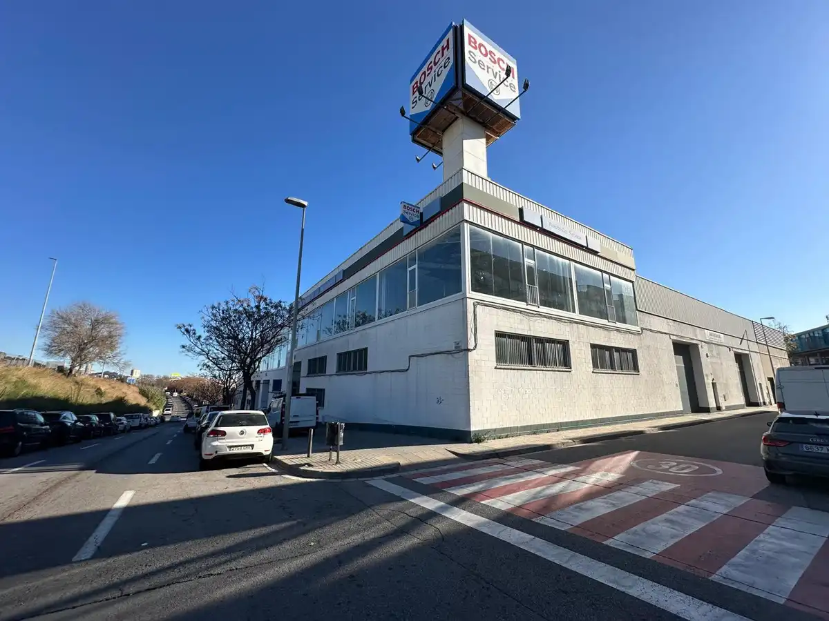 Nau industrial en venda a Centre