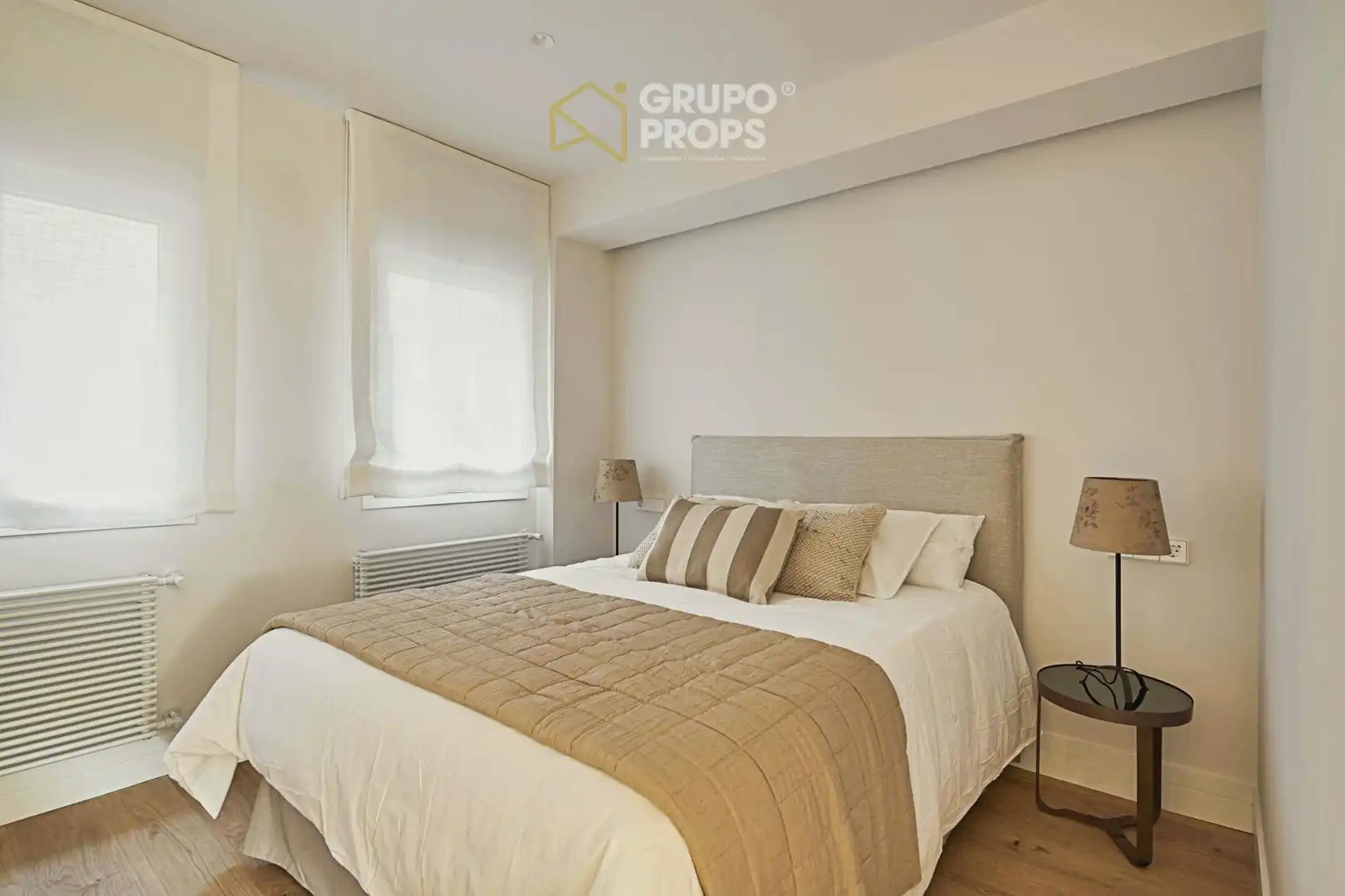 Dormitori de Apartament en venda en Madrid amb Aire condicionat, Calefacció i Moblat