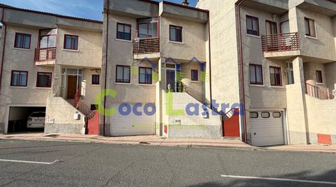 Foto 2 de Casa adosada en venta en Calle Eras, Villares de la Reina, Salamanca