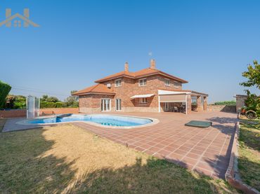Villa avec piscine à vendre à Calle Sierra de Guadarrama 98