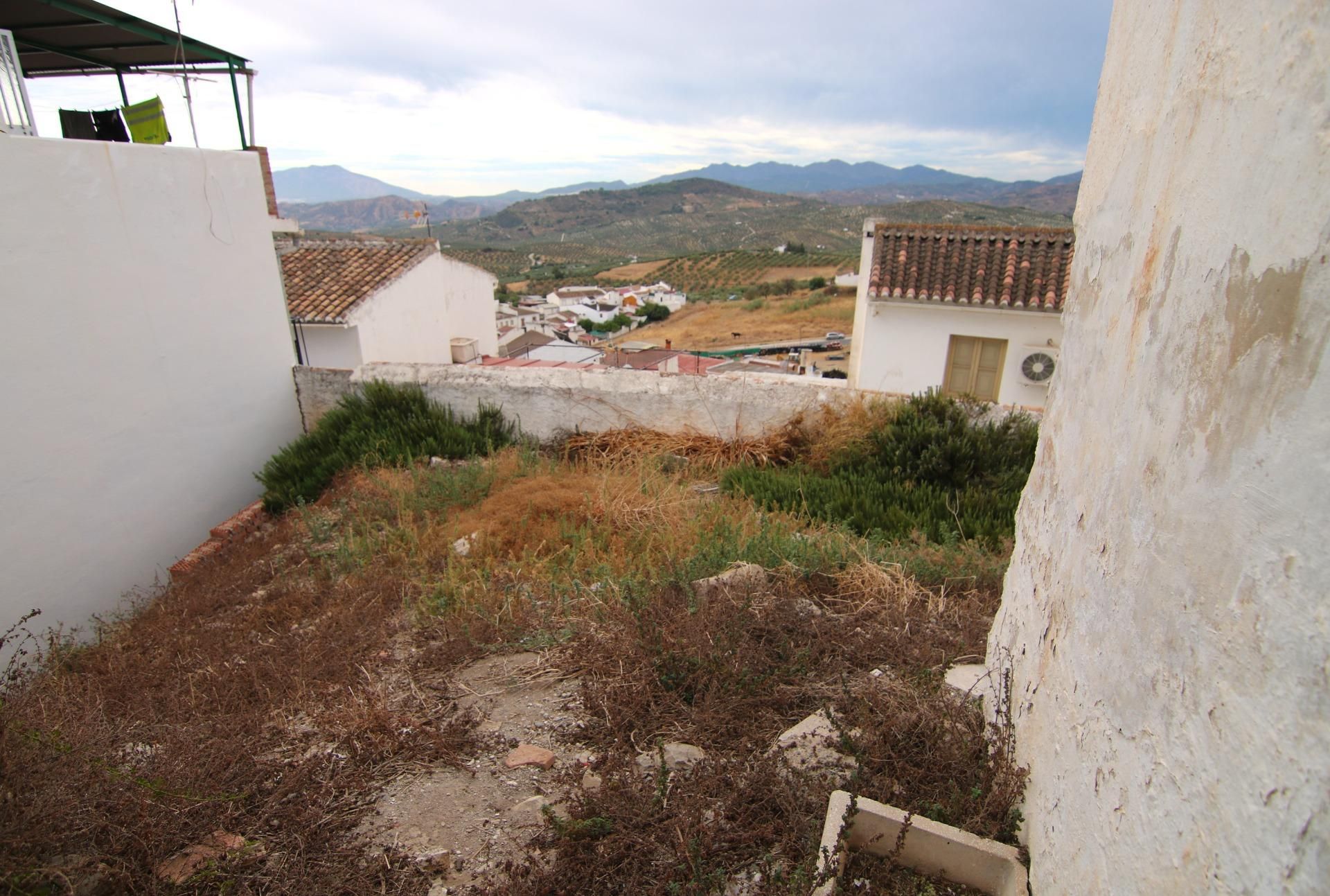 Casa o xalet en venda en Alozaina amb Jardí privat