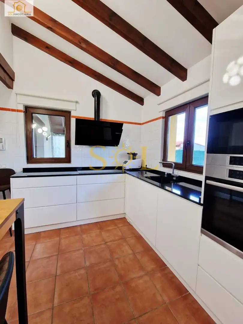 Cocina de Casa o chalet en venta en Villaquilambre con Calefacción, Jardín privado y Parquet