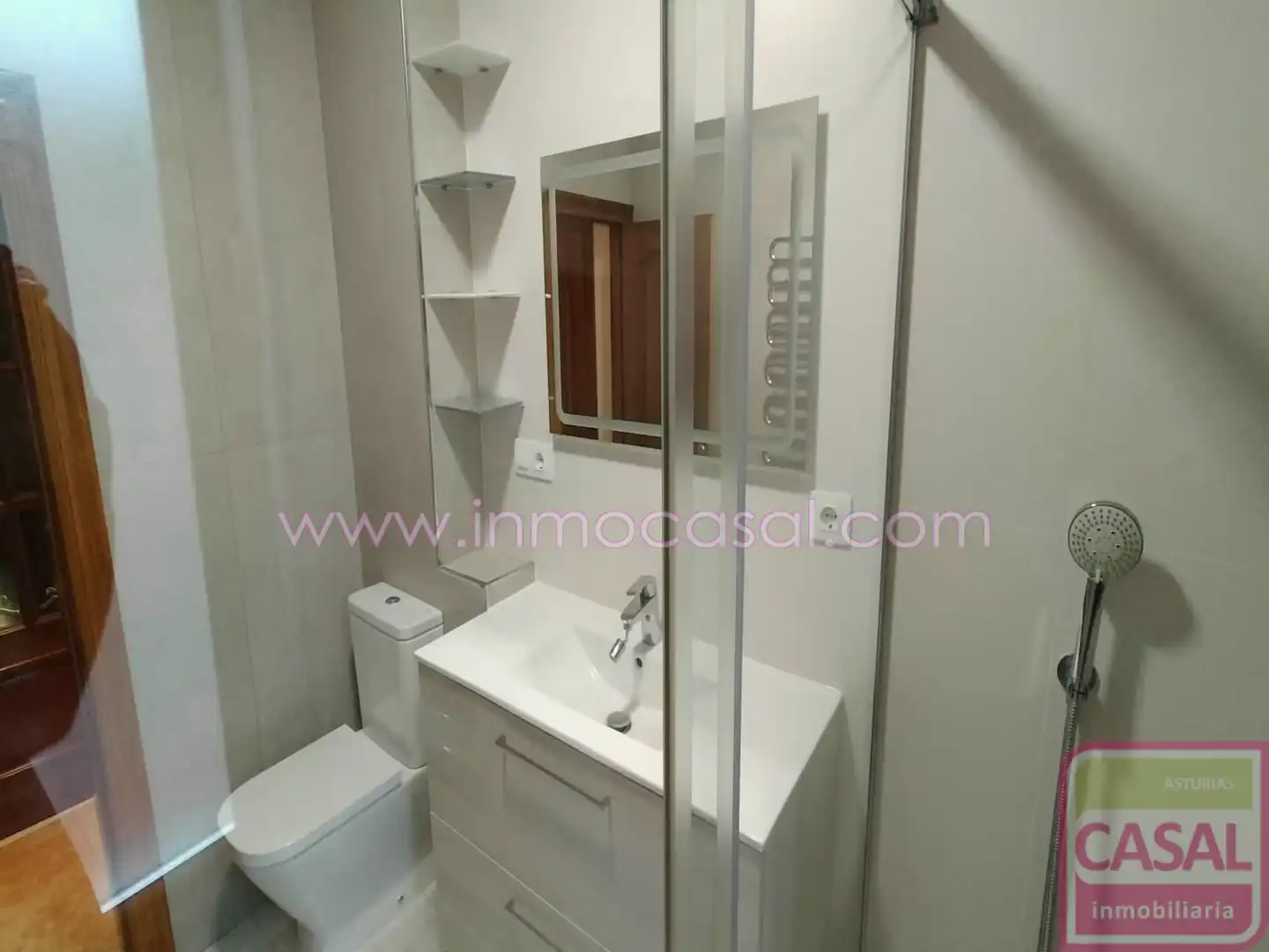 Bathroom of Flat for rent in Mieres (Asturias)  with Heating, Terrace and Storage room