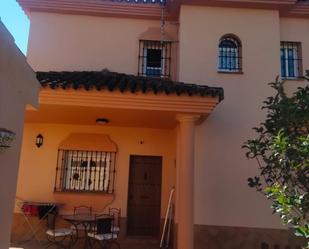 Casa adosada en venda en Chiclana de la Frontera amb Aire condicionat, Jardí privat i Traster