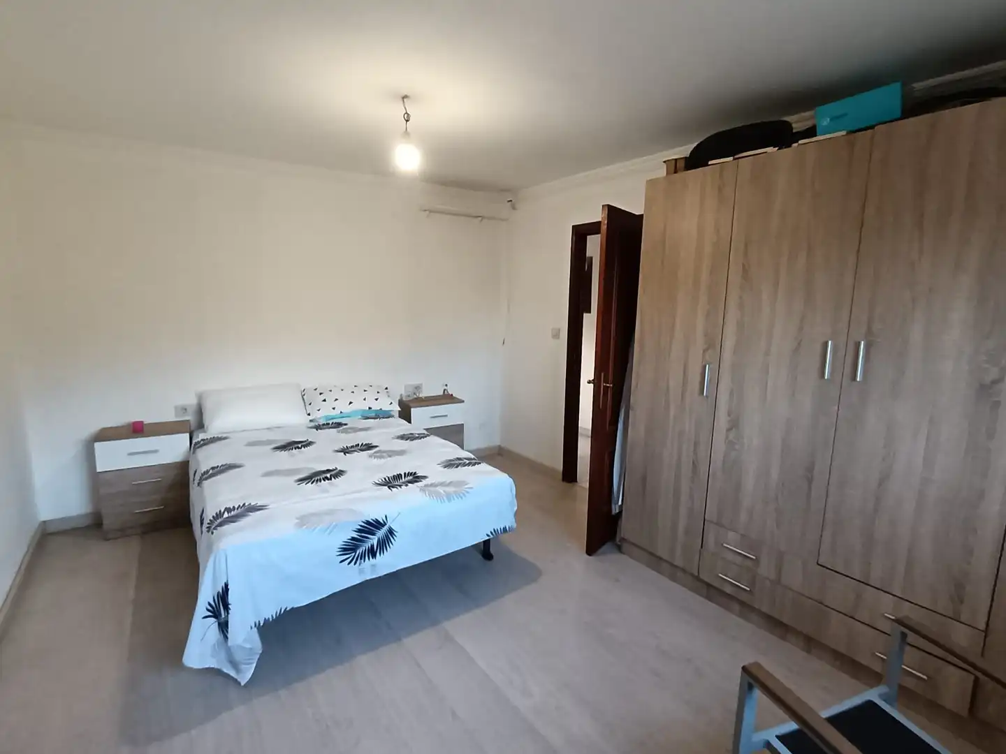 Dormitori de Casa o xalet en venda en Pontevedra Capital  amb Calefacció, Jardí privat i Parquet