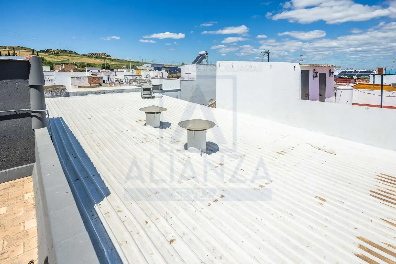 Vista exterior de Edificio en venta en Camas