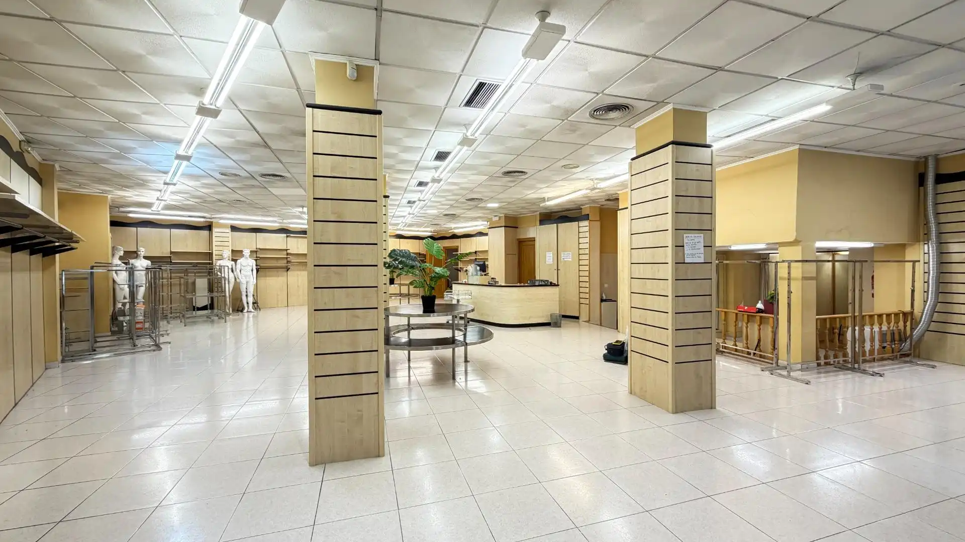 Local comercial de lloguer a Avenida Avenida Camelias, imagen 4