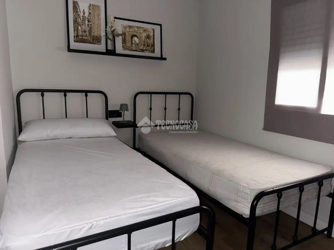 Bedroom of Flat for sale in Sevilla