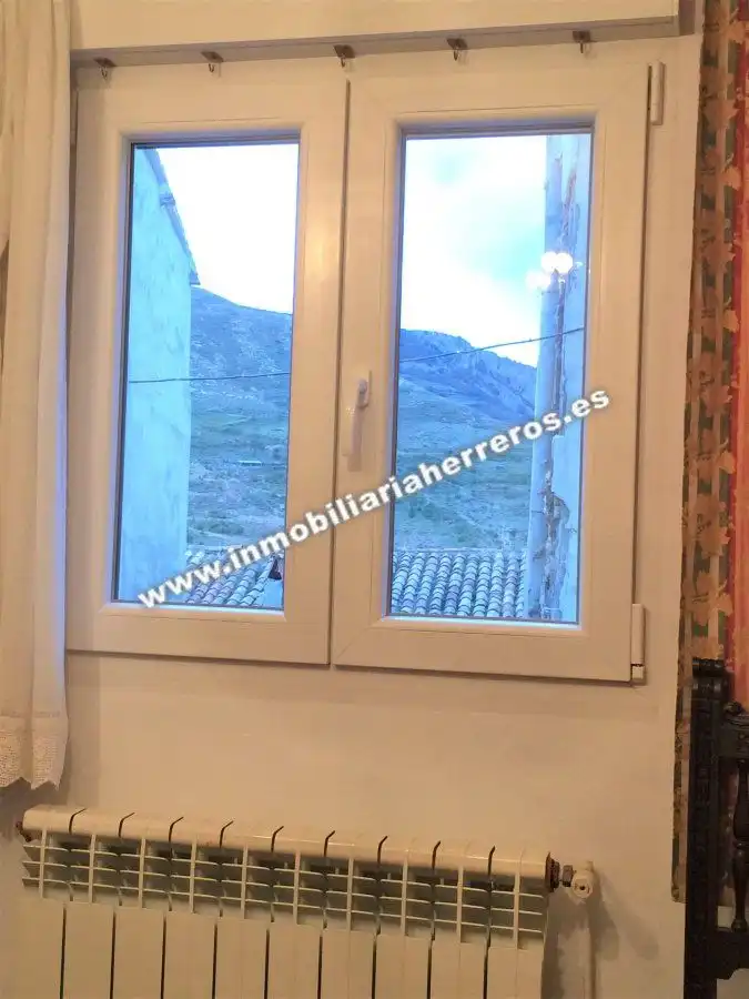 Vista exterior de Casa adosada en venta en Viguera con Calefacción, Parquet y Trastero