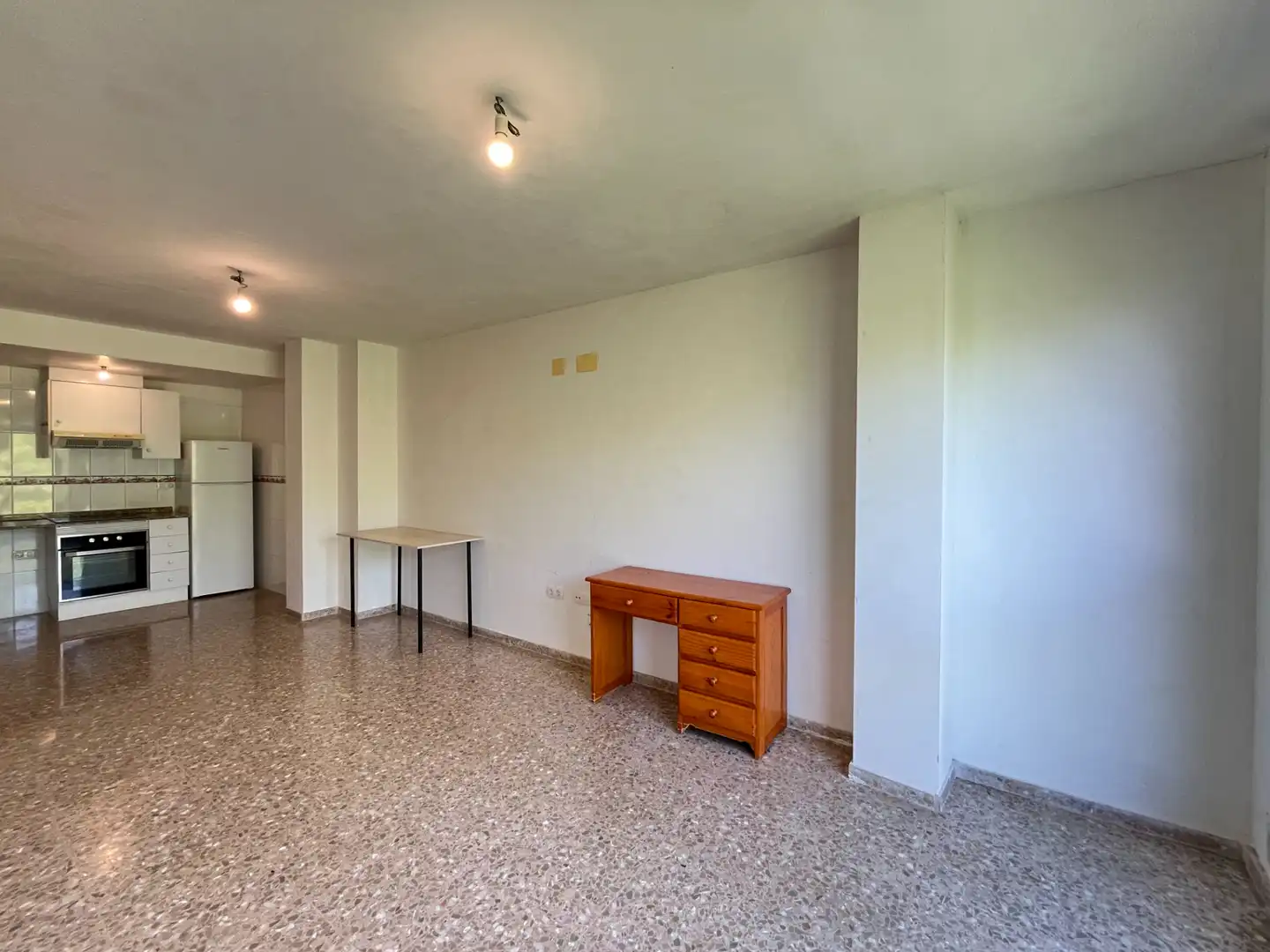 Flat for sale in Faura  with Air Conditioner and Oven