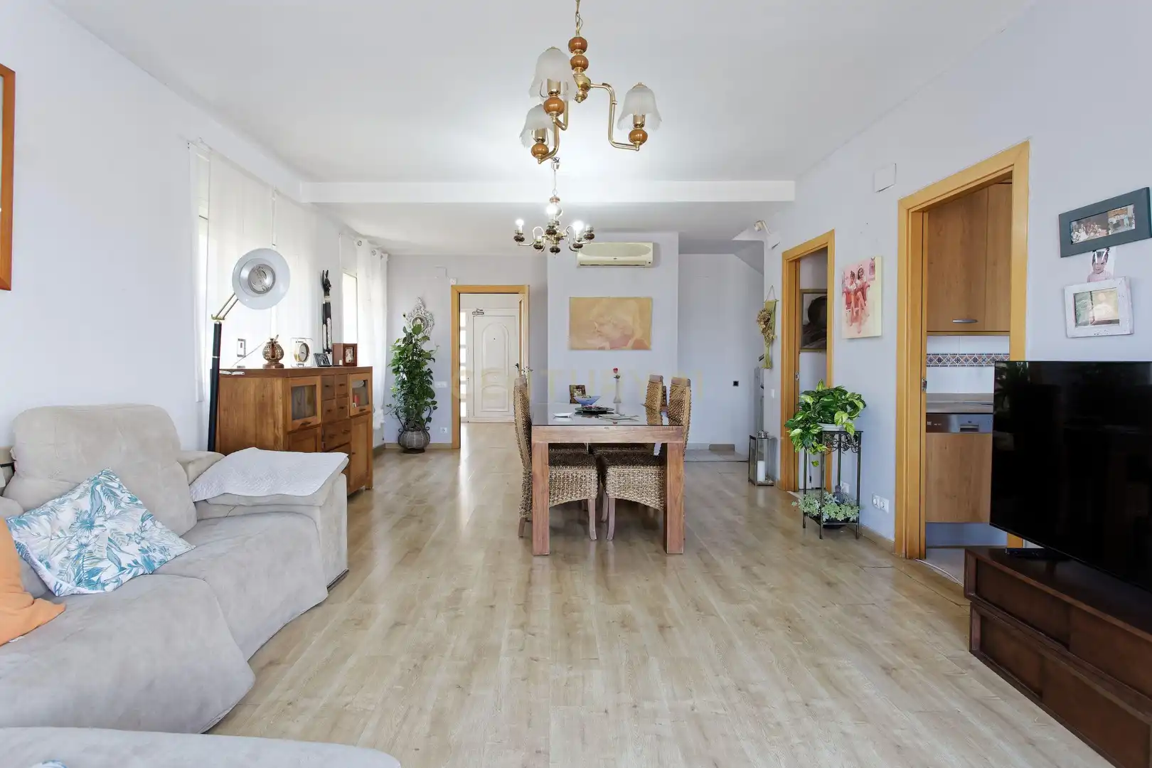Sala d'estar de Casa o xalet en venda en Santa Perpètua de Mogoda