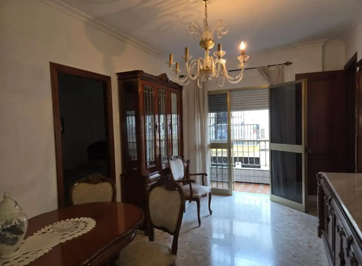 Menjador de Casa adosada en venda en Mairena del Aljarafe amb Aire condicionat, Terrassa i Moblat