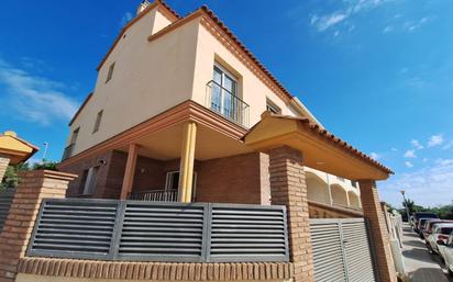 Exterior view of House or chalet for sale in El Vendrell